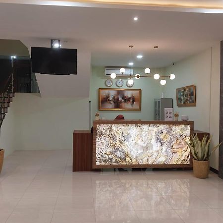 T Hotel Kualanamu Lubukpakam Esterno foto